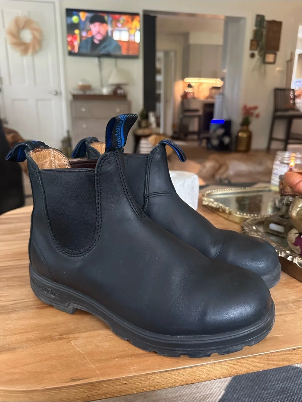 Blundstone Black Chelsea Pull-On Boots Size 7.5 (4.5 brand size  scuffs to toes